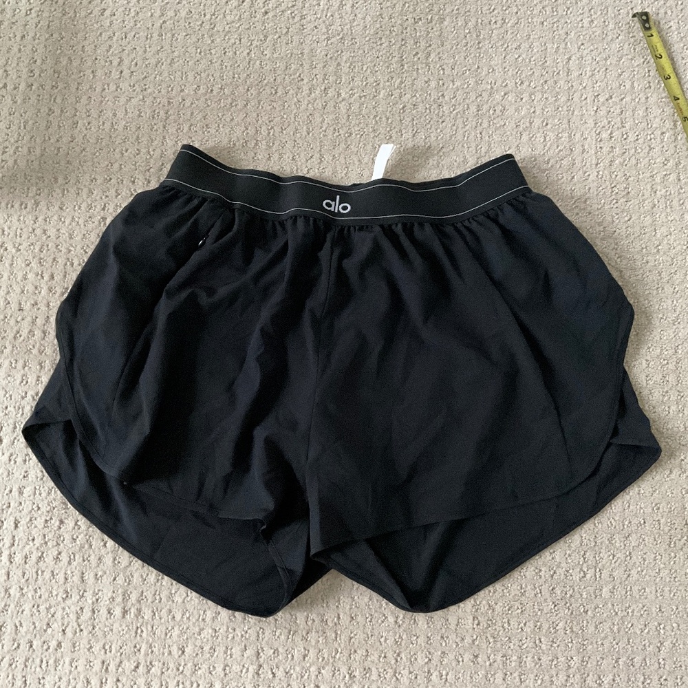 NWOT ALO Yoga Match Point Shorts
